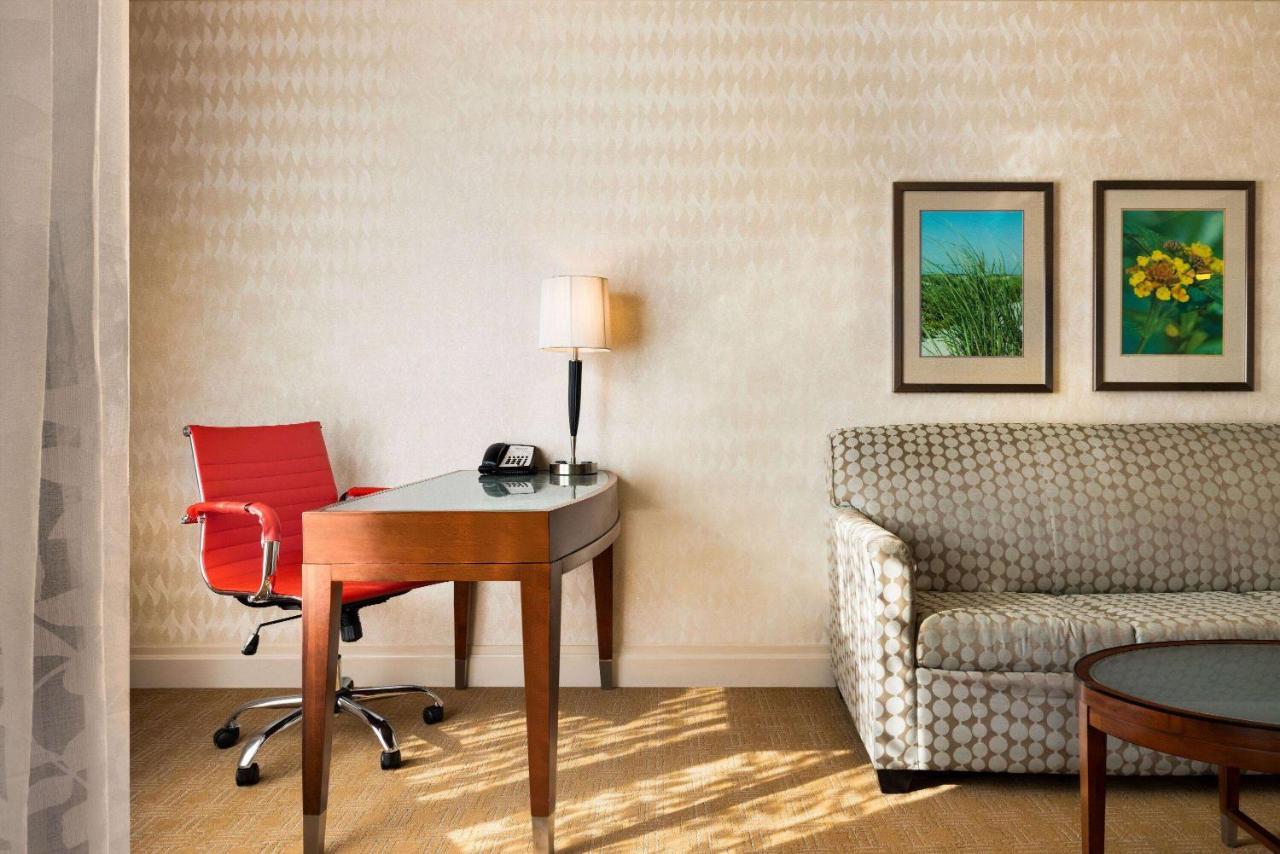 Viana Hotel And Spa, Trademark Collection By Wyndham Westbury Exterior foto