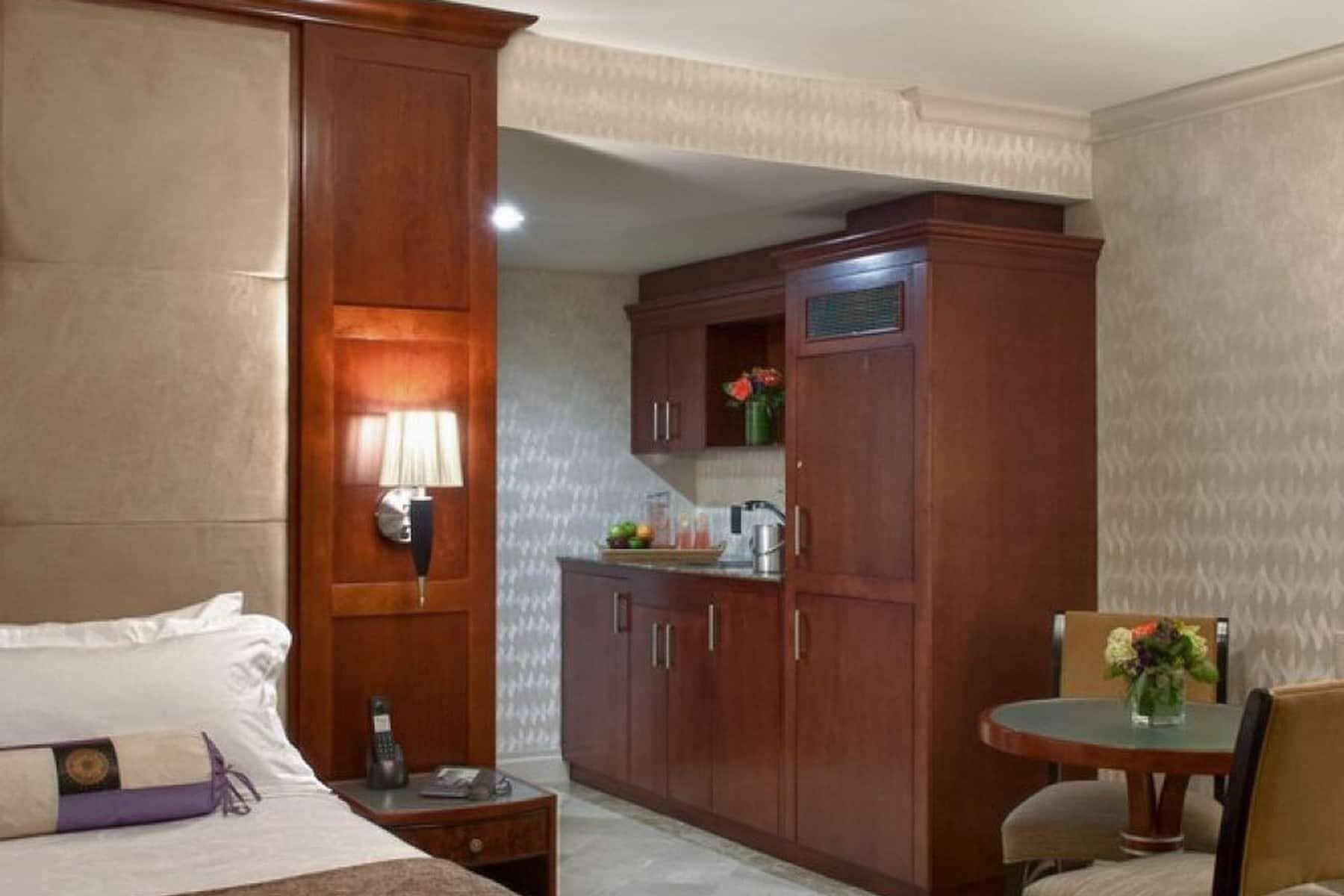Viana Hotel And Spa, Trademark Collection By Wyndham Westbury Exterior foto